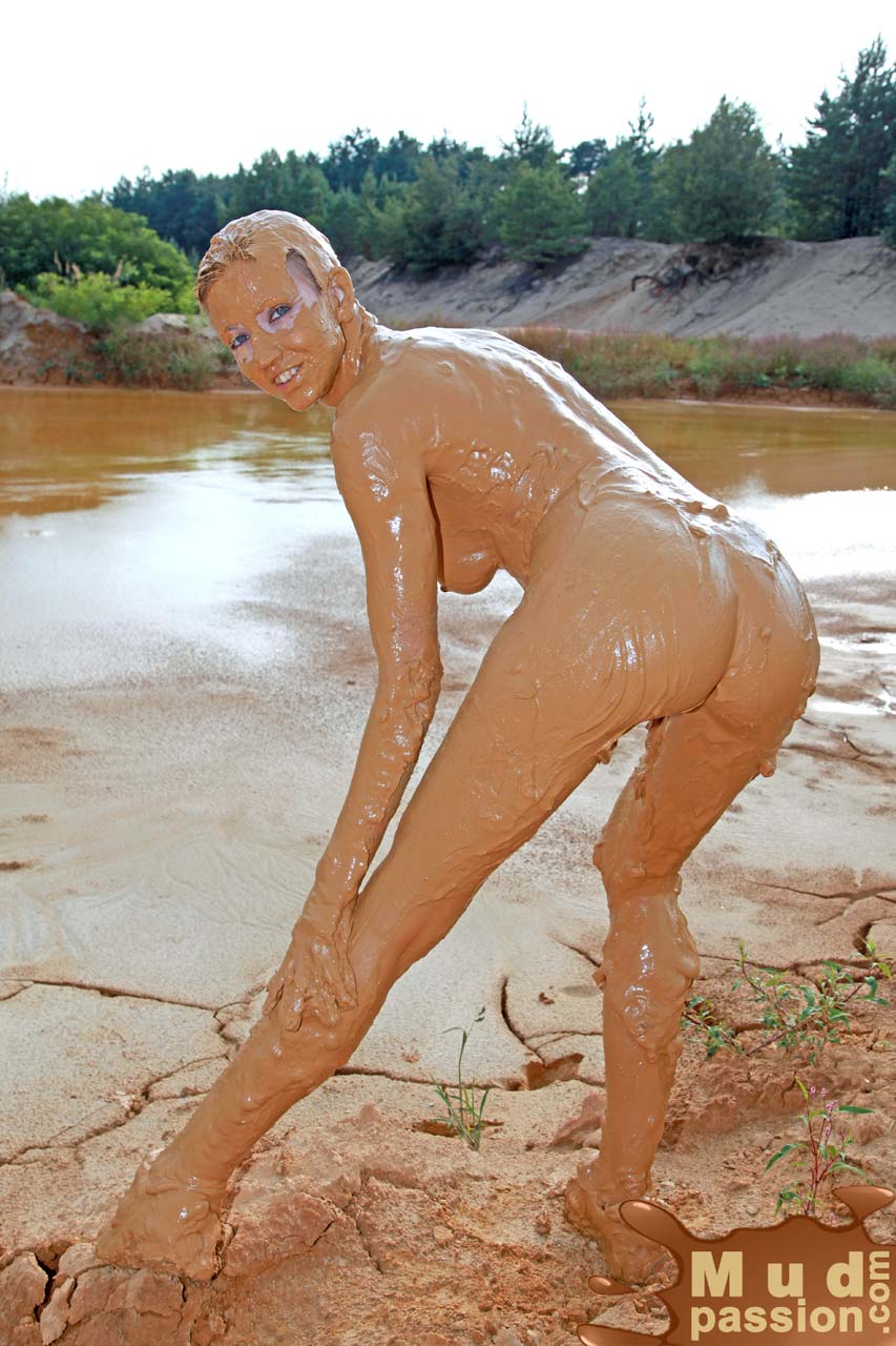 Mud Orgasm: Swimsuit & Naked - Mud Girls -