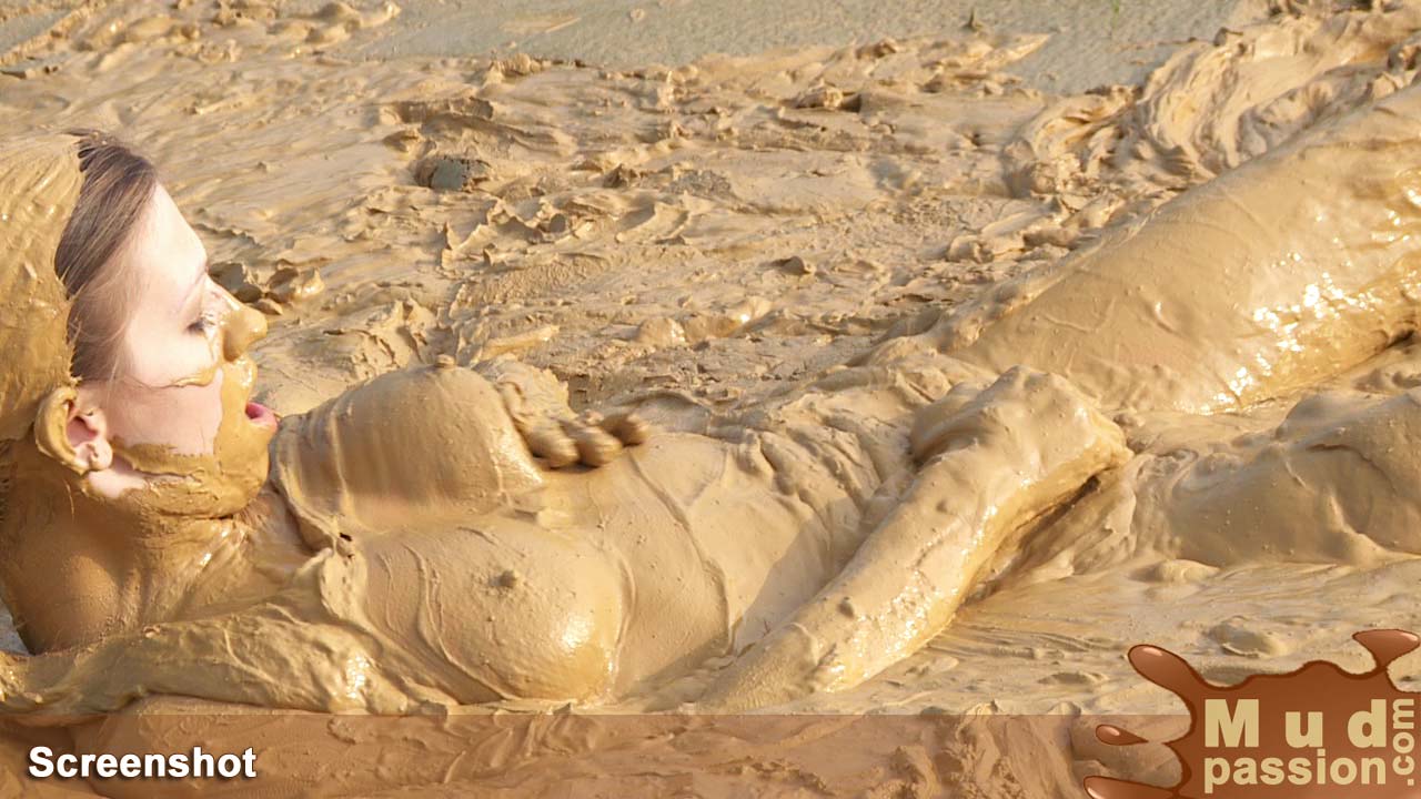 Mud Orgasm: Swimsuit & Naked - Mud Girls -